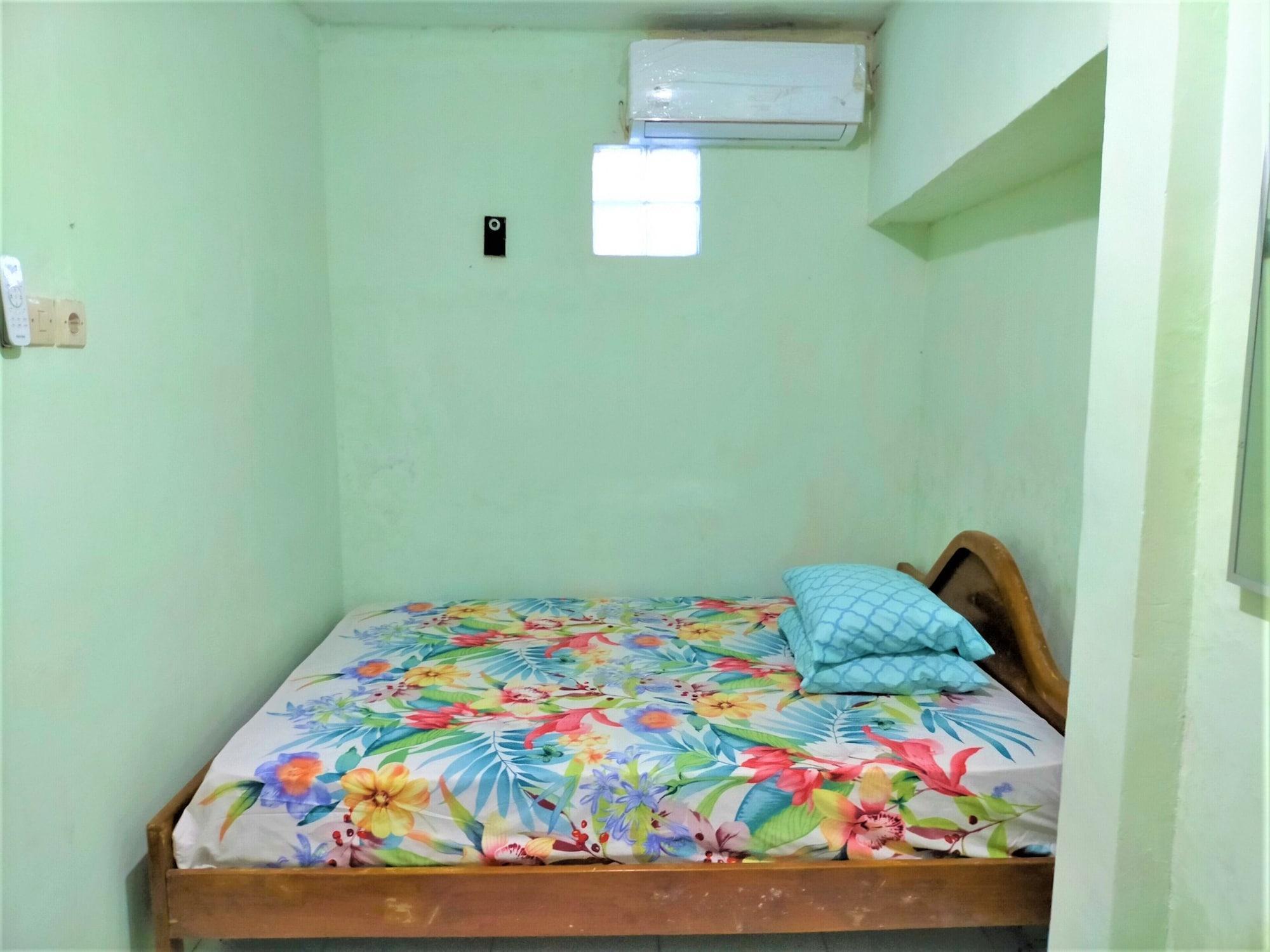 Gandrung City Hostel Бануванги Екстериор снимка