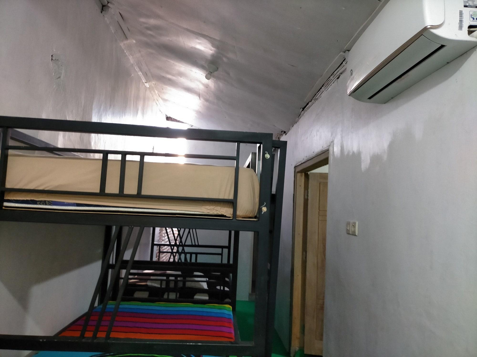 Gandrung City Hostel Бануванги Екстериор снимка