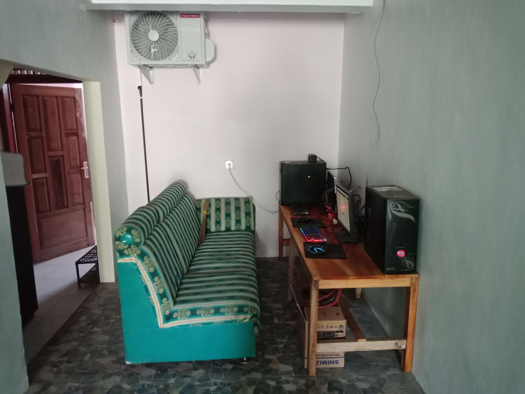 Gandrung City Hostel Бануванги Екстериор снимка
