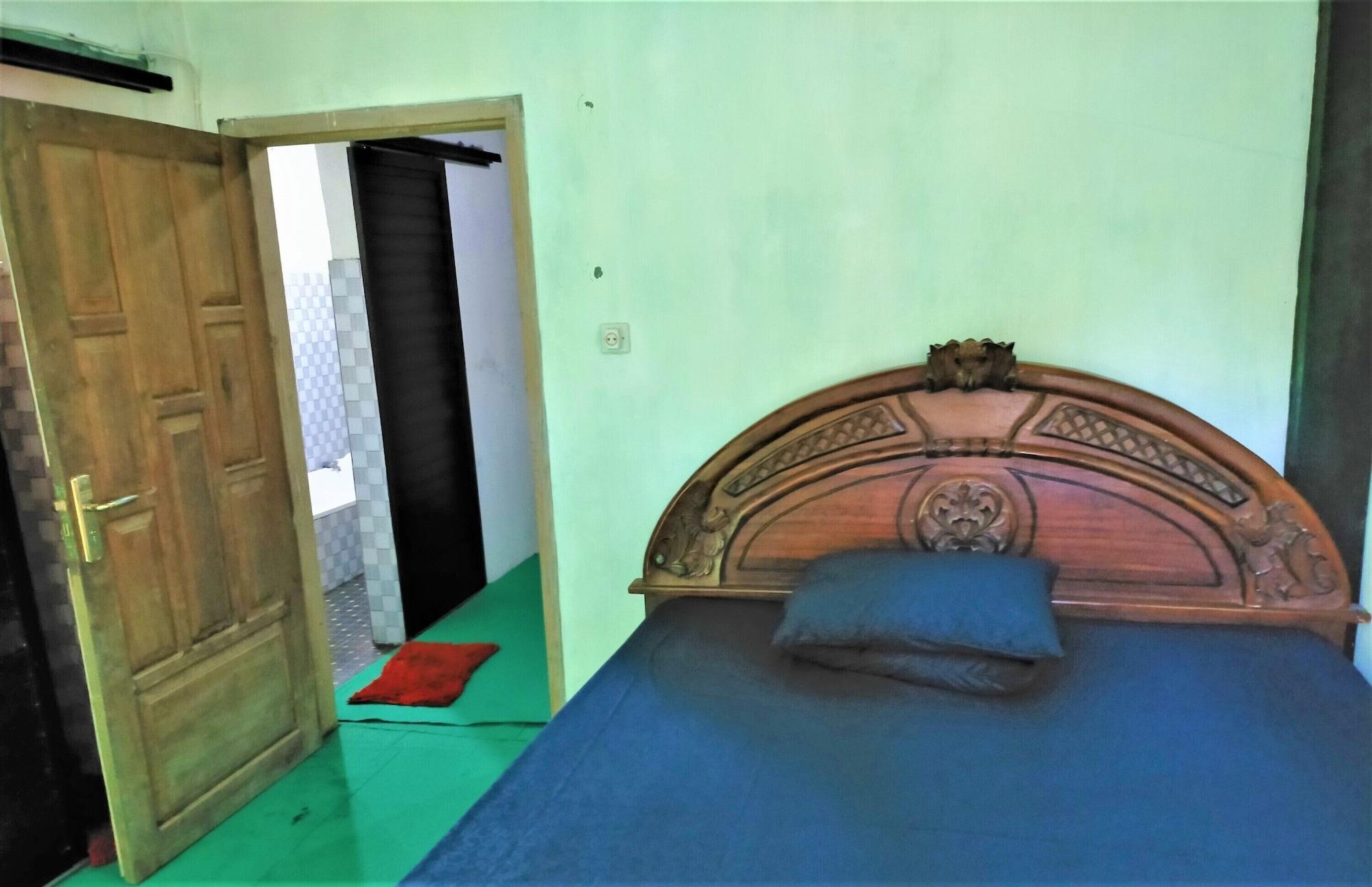 Gandrung City Hostel Бануванги Екстериор снимка