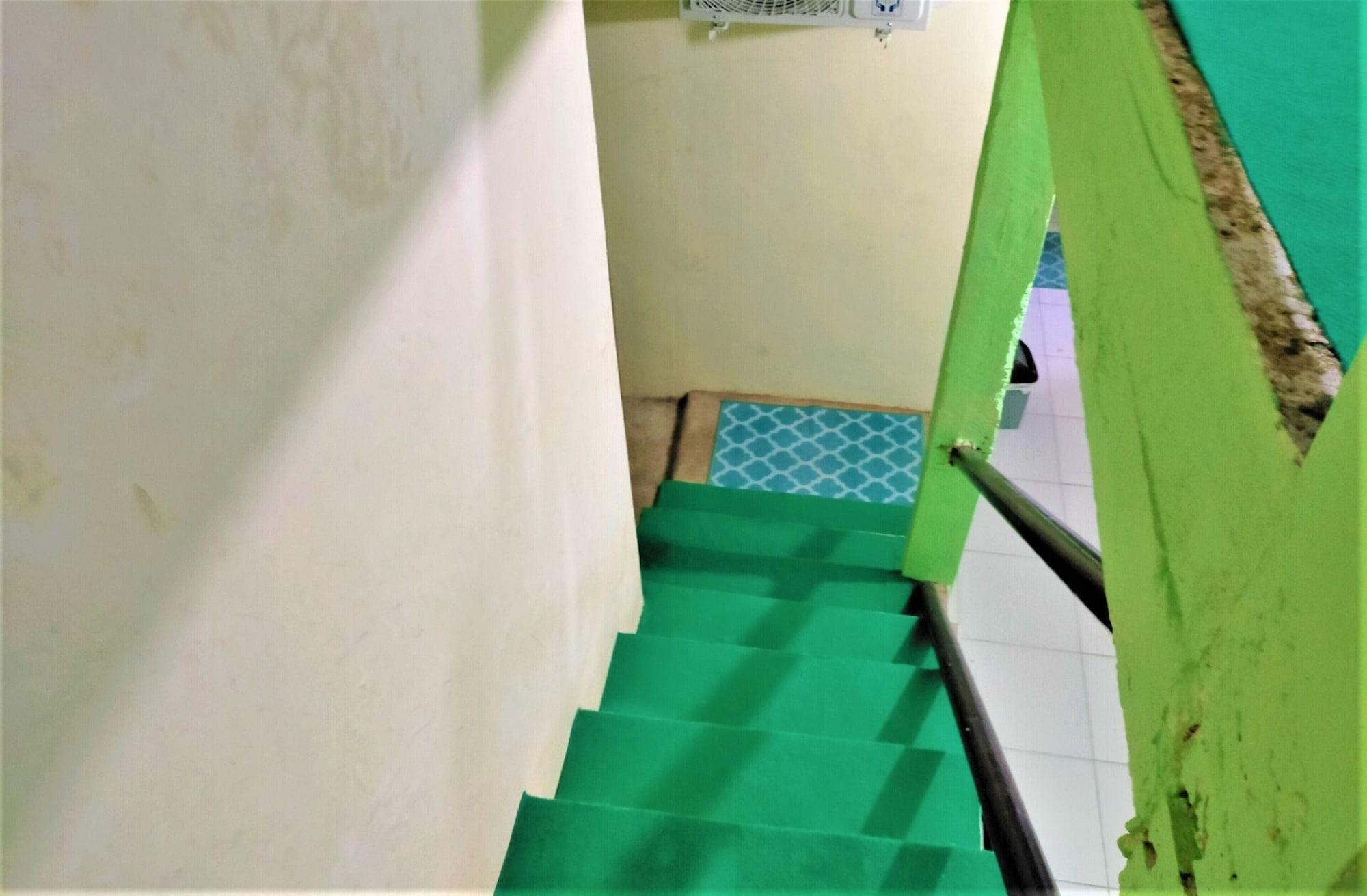 Gandrung City Hostel Бануванги Екстериор снимка