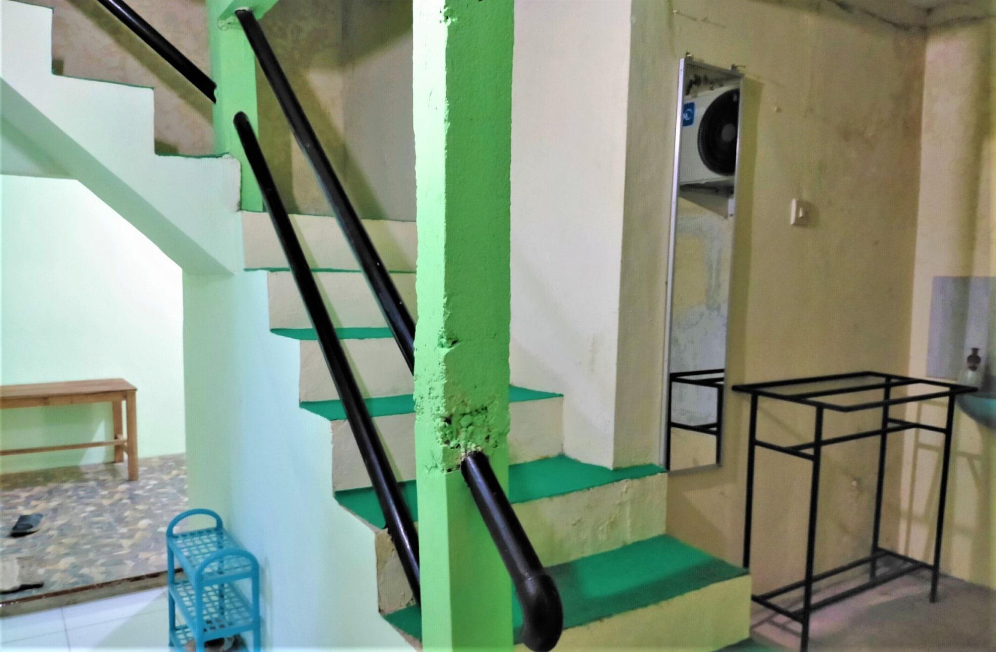 Gandrung City Hostel Бануванги Екстериор снимка