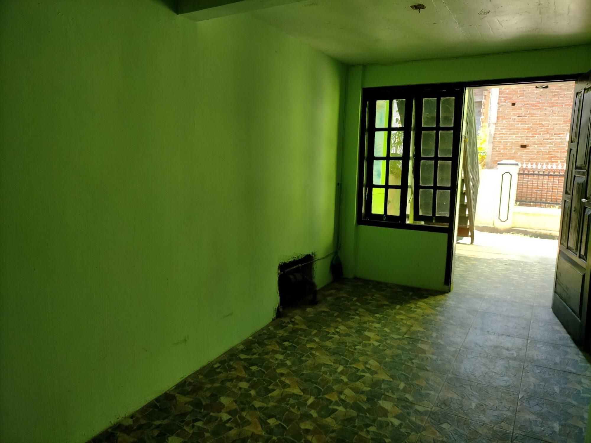 Gandrung City Hostel Бануванги Екстериор снимка