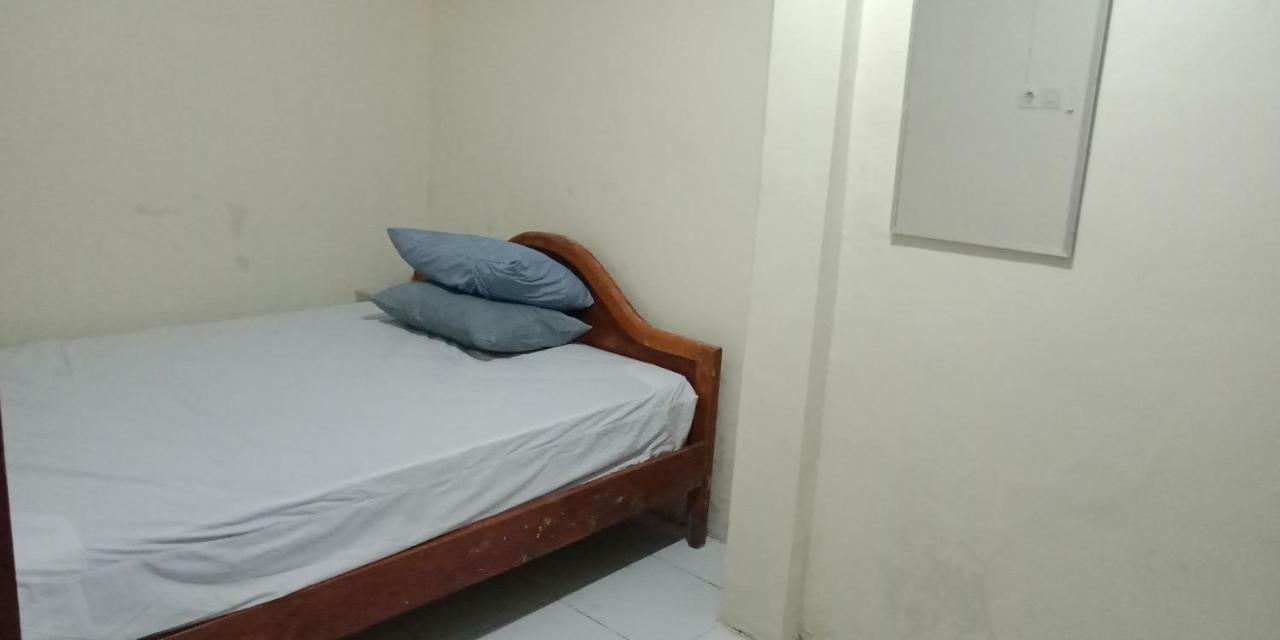 Gandrung City Hostel Бануванги Екстериор снимка